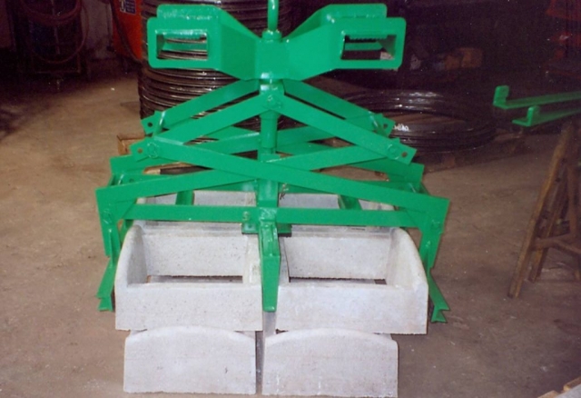 PINZA SOLLEVAMENTO MANUFATTI  REGGI SCARPATA, MURI RECINZIONE ED ALTRI MANUFATTI
