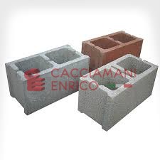 Blocchi in cemento  realizzati con blocchiera CE 110